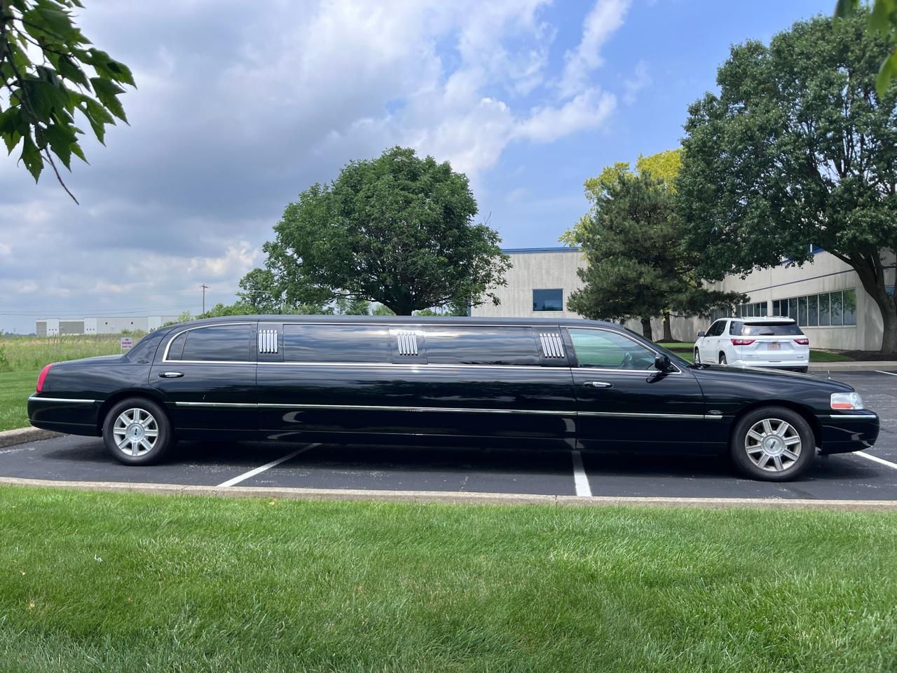 lincoln town car 2008 2L1FM88W28X656068 image lincoln town car 2008 2L1FM88W28X656068 image